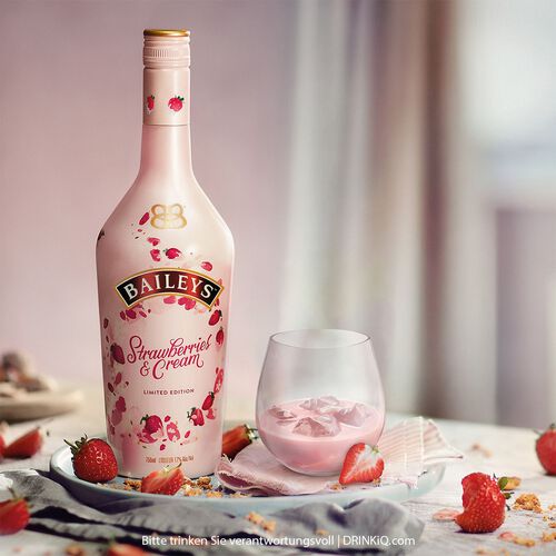 Baileys Strawberries & Cream Liqueur  70cl